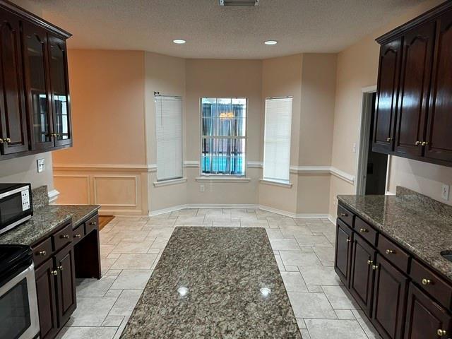 Building Photo - 7470 Mallard Dr