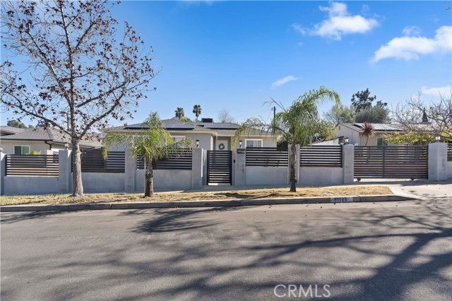 Building Photo - 11108 Leolang Ave