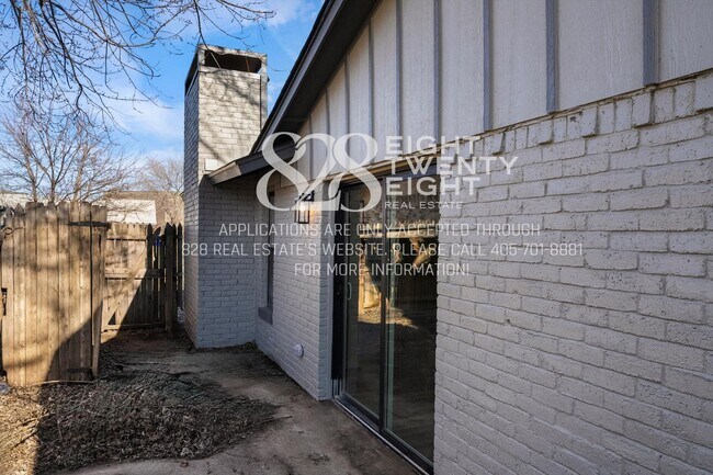 Building Photo - *COMING 7/9/2026!*  Beautiful 3 Bed/2 Bath Duplex Less Than 1 Mile from Campus!