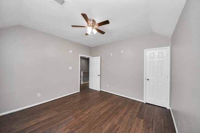Building Photo - 1302 Raintree Cir