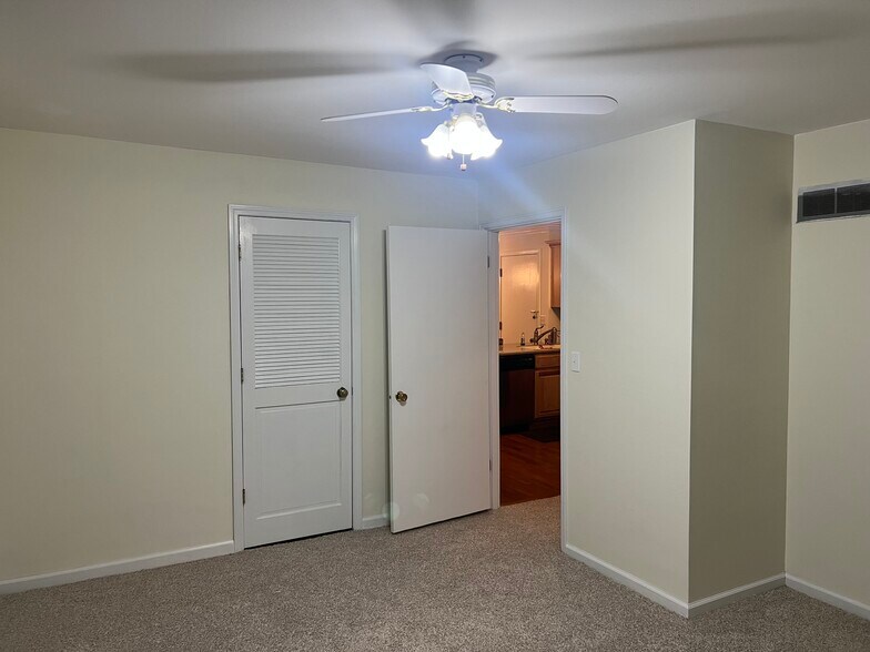 Building Photo - 8817 N Picture Ridge Rd