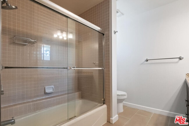 Building Photo - 2102 Century Park Ln