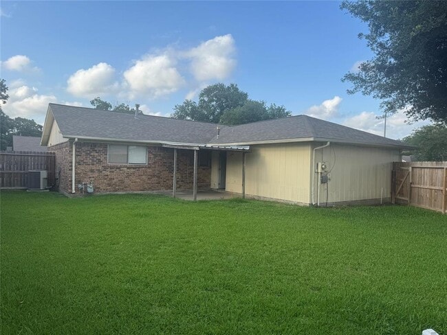 Building Photo - 4908 Faircrest St