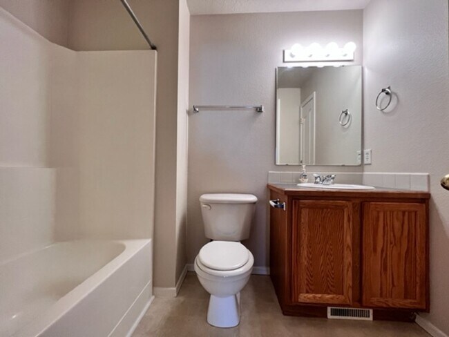 Building Photo - 3137 W Pudu St