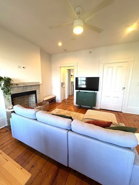 Building Photo - 187 Webster St