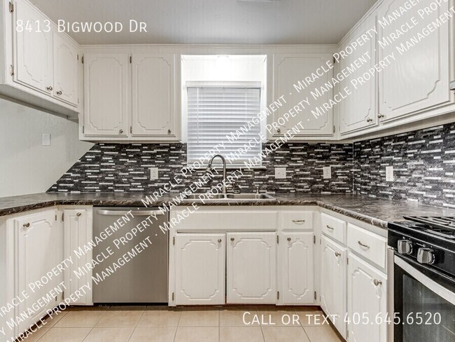 Building Photo - 8413 Bigwood Dr