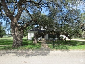 Building Photo - Charming Remodeled Home