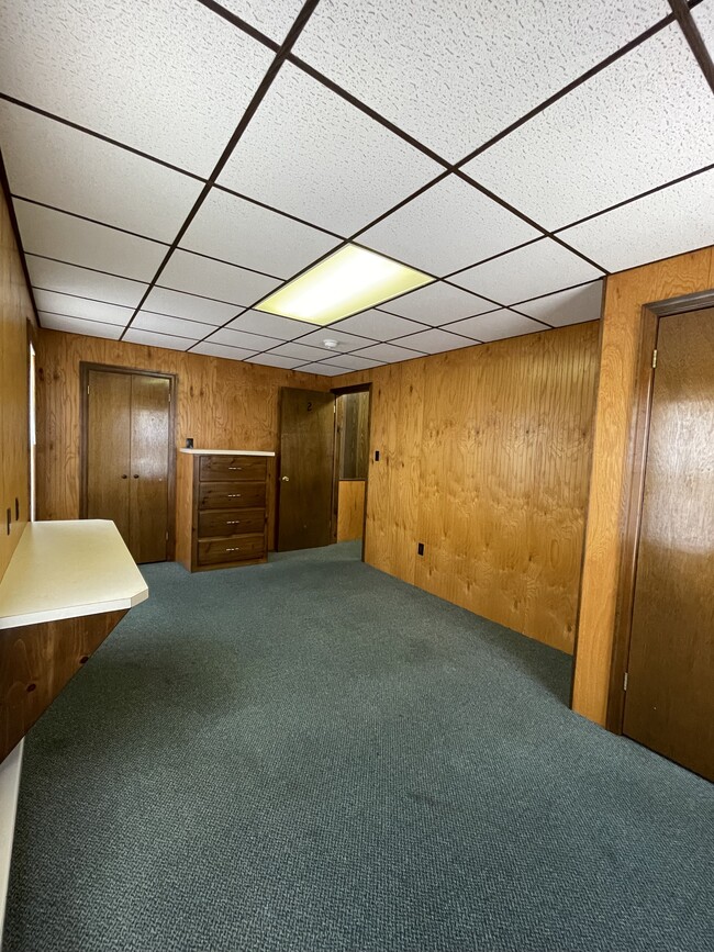 Building Photo - 618 East St