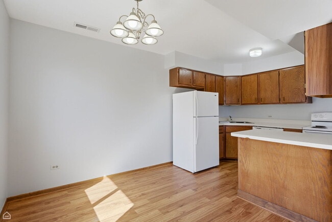 Building Photo - 187 Uteg St