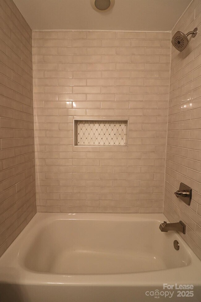 Building Photo - 564 6th Baxter Crossing