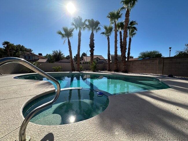 Building Photo - Green Valley hone with Pool & Spa