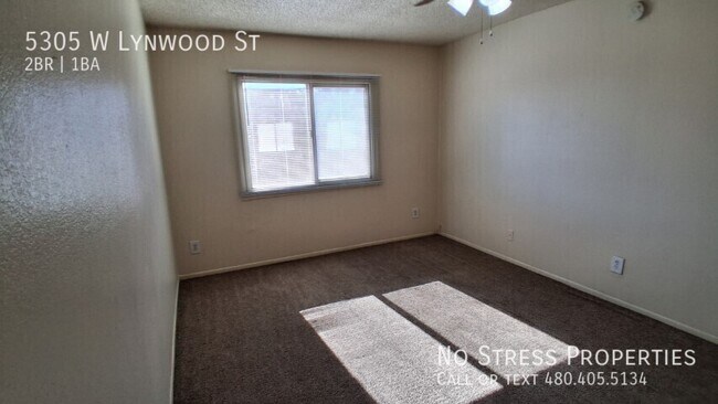 Building Photo - 5305 W Lynwood St