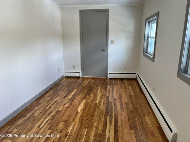 Building Photo - 214 Melrose Ave