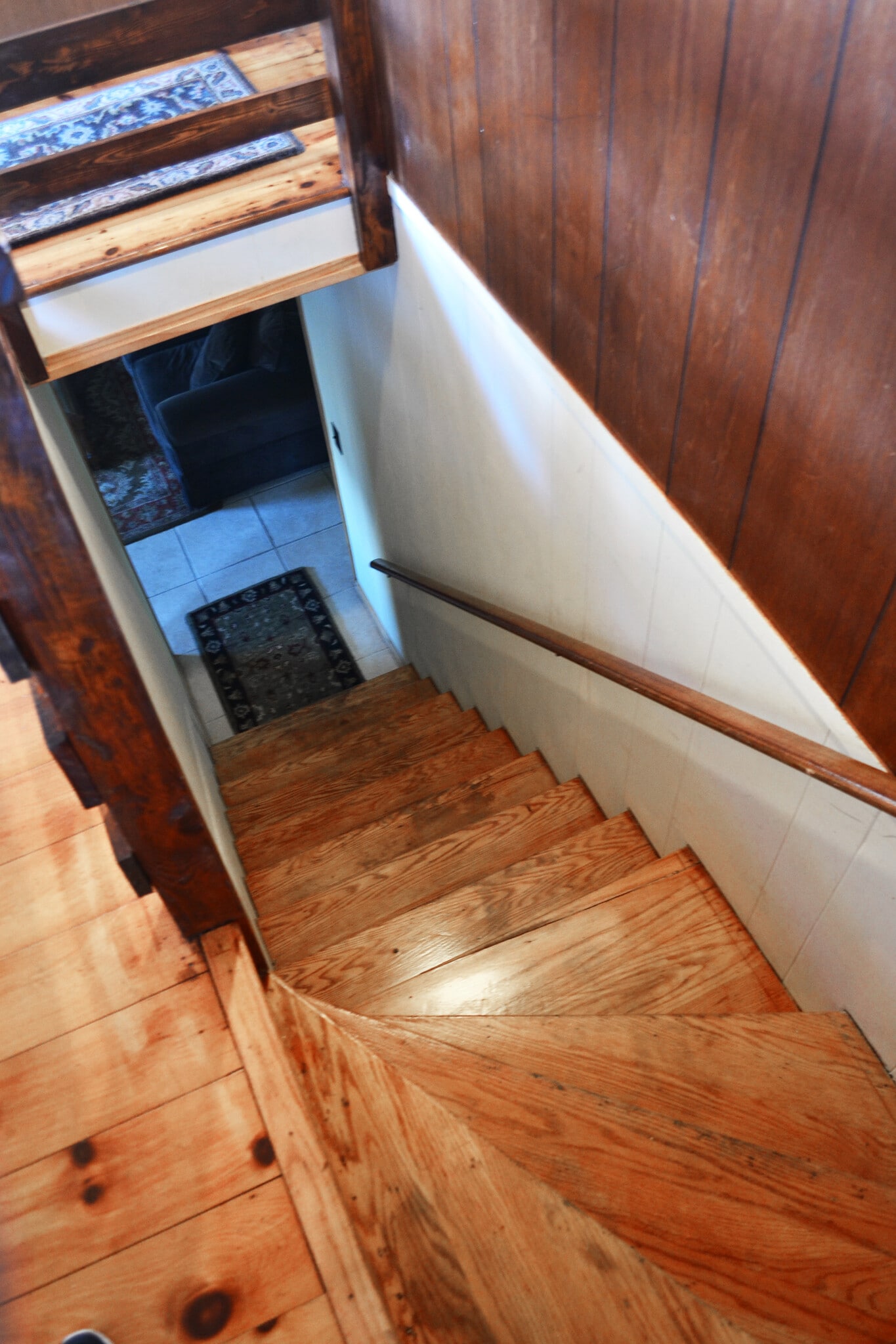 Interior stairway - 3 Dubois Dr