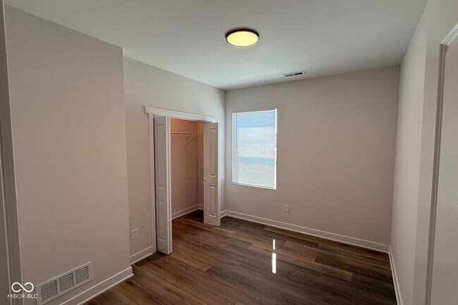 Building Photo - 401 N Walcott St