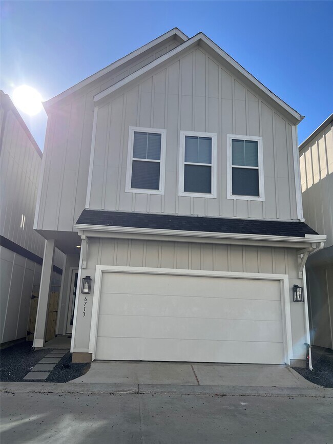 Building Photo - 6713 Parker Grv Ln