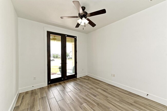 Building Photo - 224 Charli Cir