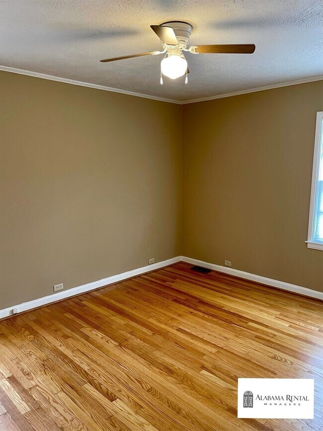 Building Photo - Great Home Available for Rent! View with 4...
