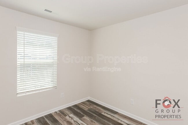 Building Photo - 108 Dogwood Village Trl