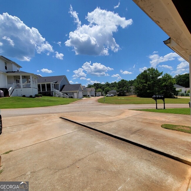 Building Photo - 1111 Surrey Ln