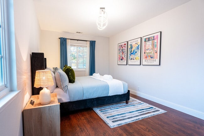 Building Photo - 1004 Airport Blvd