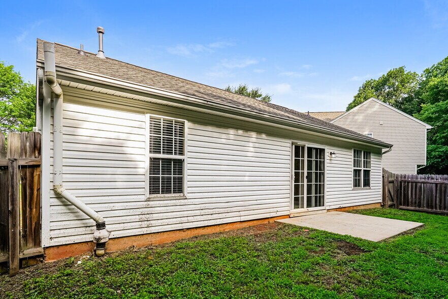 Building Photo - 3644 Thornaby Cir
