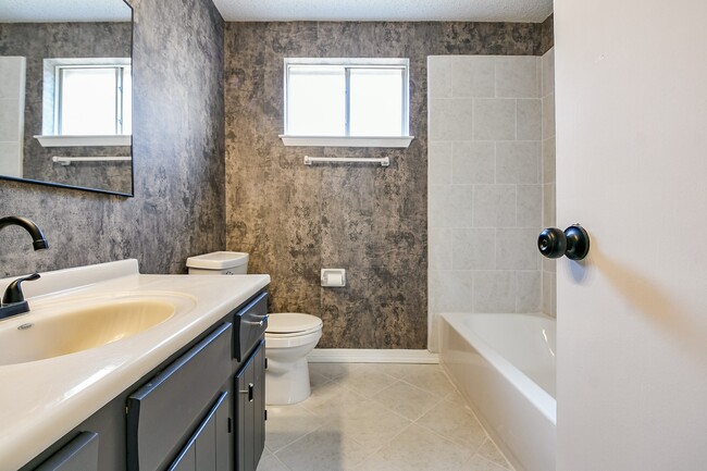Building Photo - 23938 Spring Mill Ln