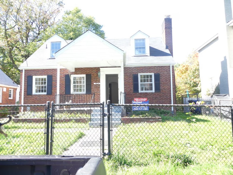Primary Photo - 866 N Abingdon St