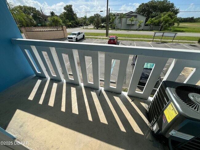 Building Photo - 1850 S Park Ave