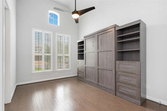 Building Photo - 1303 Gardenia Dr