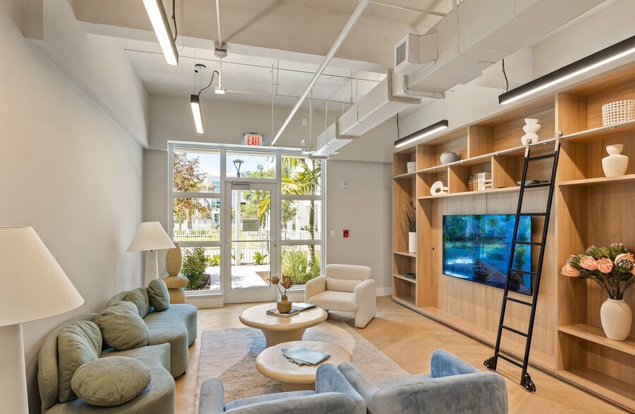 Building Photo - 1710 N J Ter