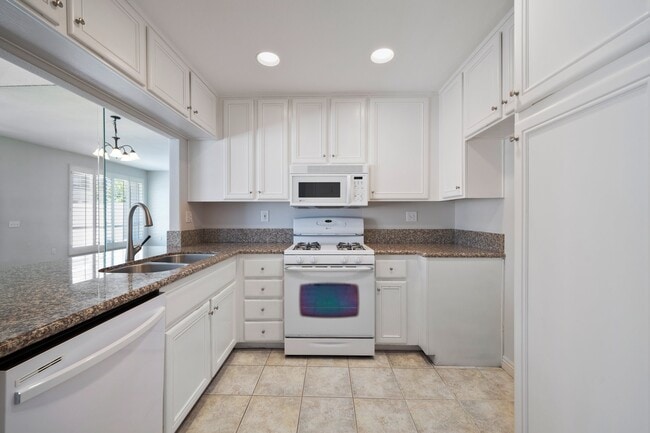 Building Photo - 7 Windchime