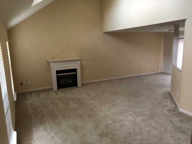 Building Photo - Fern creek