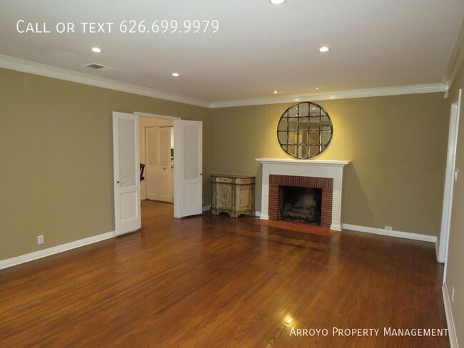 Building Photo - 1212 N Story Pl