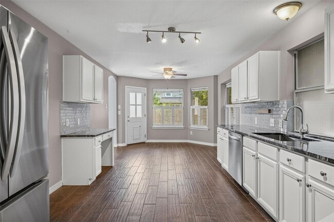 Building Photo - 11304 Avering Ln