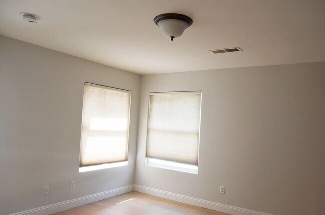 Building Photo - Spacious Riverlakes Golf Course Home with Pool, Spa & 3-Car Garage