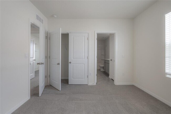 Building Photo - 16701 Maude Dr
