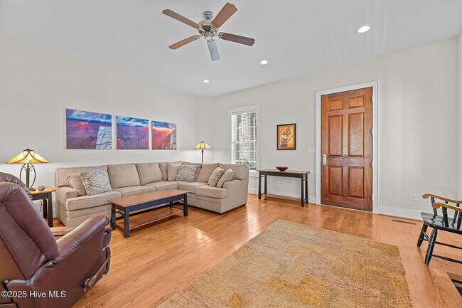 Building Photo - 3908 Harkers Way