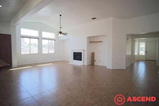 Building Photo - Beautiful 4 Bedroom in Southwest!