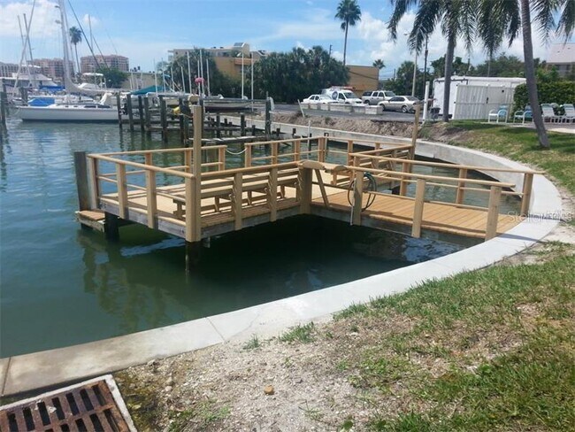 Building Photo - 255 Dolphin Point