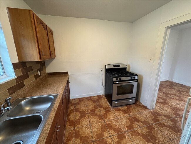 Building Photo - 938 Zoe St