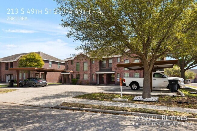 Building Photo - 213 S 49th St