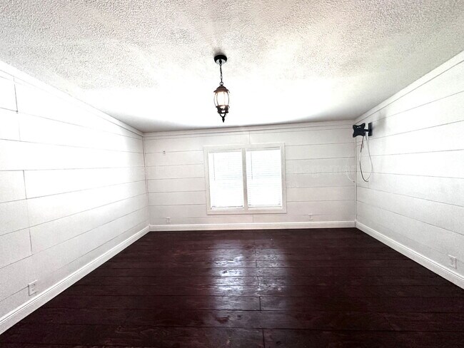 Building Photo - 2325 Salt Creek Trail
