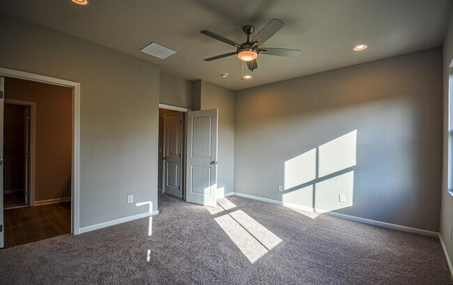 Building Photo - 104 Black Gum