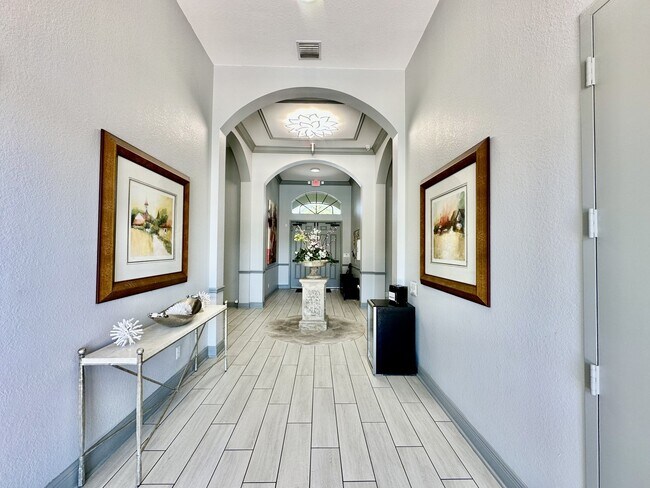 Building Photo - 1425 Mariposa Cir