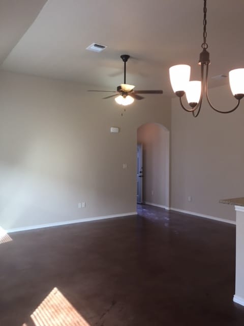 Building Photo - 722 Saengerhalle Rd