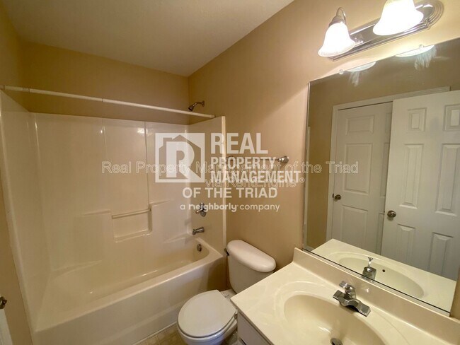 Building Photo - 3389 Hyde Pl Cir