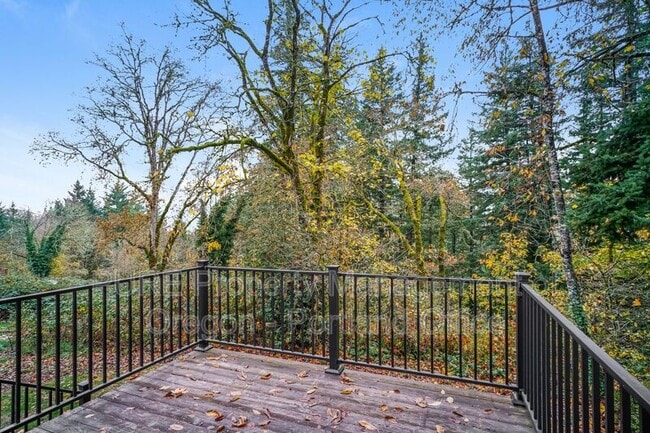 Building Photo - 995 SE Olive Way