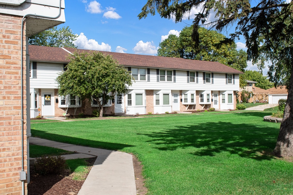 Building Photo - 5241 N Mohawk Ave