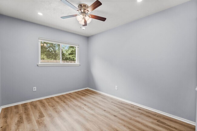 Building Photo - 3 Gambrel Oak Pl